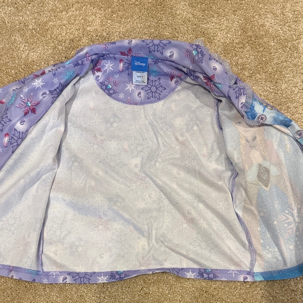 Frozen Kids Pajamas set. Purple. Hardly wore. Size 6. Collar with design. - Picture 12 of 15